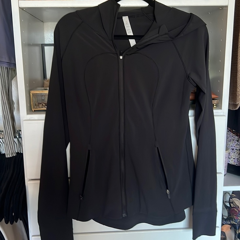 Black lululemon lightweight jacket